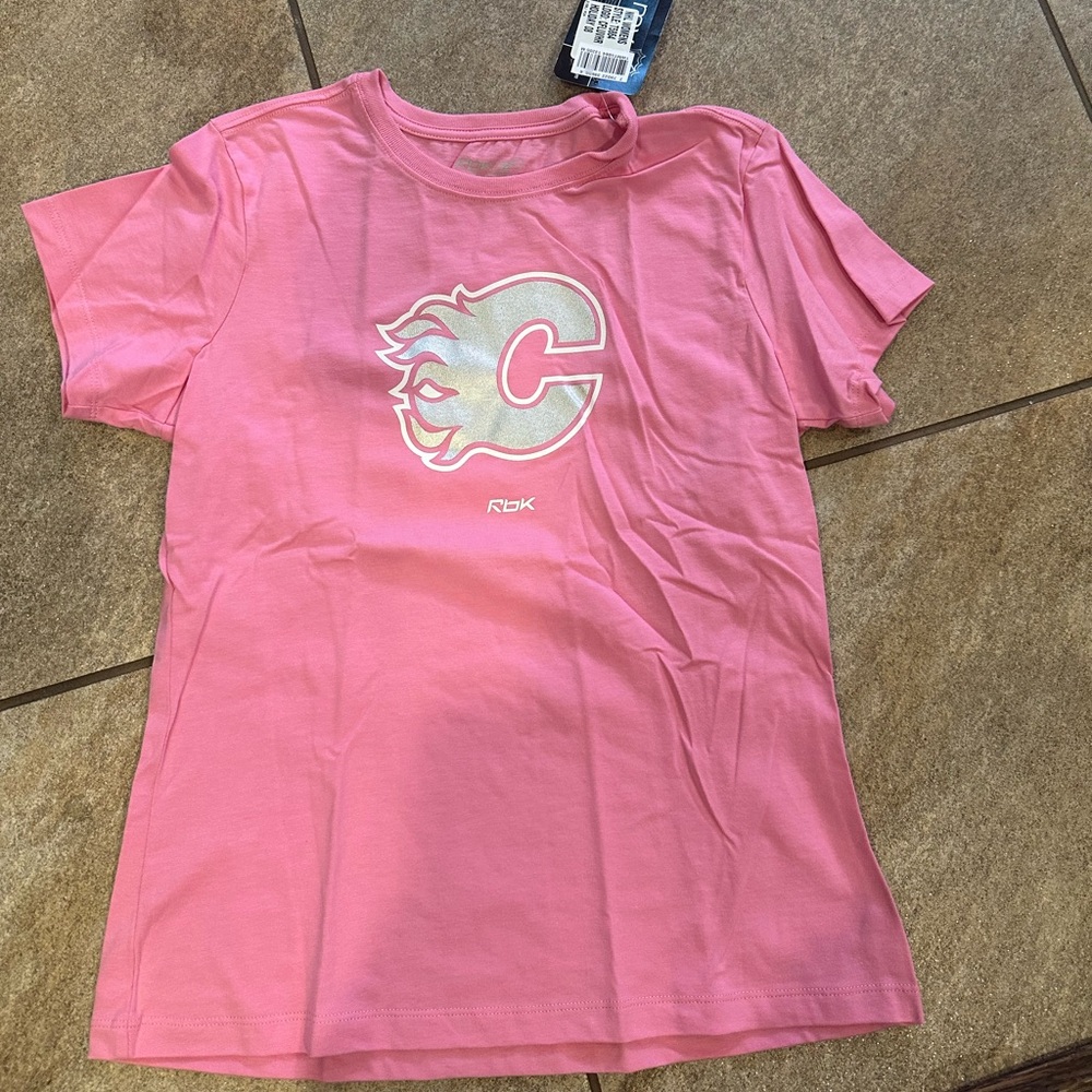 Reebok Pink Calgary flames short sleeve T-Shirt